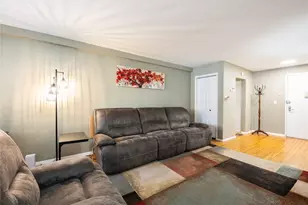 25 Park Pl, Great Neck, NY 11021 - Photo 2