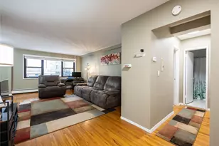 25 Park Pl, Great Neck, NY 11021 - Photo 8