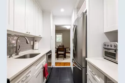 25 Park Place #2C, Great Neck, NY 11021 - Photo 16