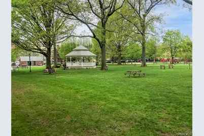 25 Park Place #2C, Great Neck, NY 11021 - Photo 28