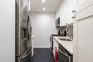 25 Park Pl, Great Neck, NY 11021 - Photo 14