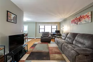 25 Park Pl, Great Neck, NY 11021 - Photo 10