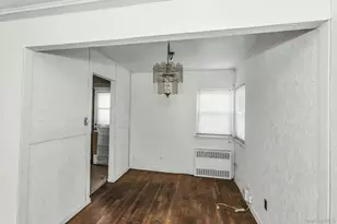 5 Preston Ln, Hicksville, NY 11801 - Photo 18