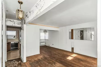 5 Preston Lane, Hicksville, NY 11801 - Photo 20