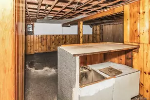 5 Preston Ln, Hicksville, NY 11801 - Photo 22