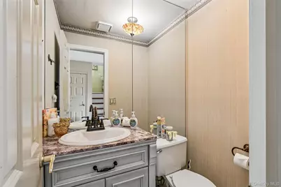 157 Hidden Ponds Circle, Smithtown, NY 11787 - Photo 10