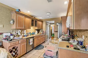 157 Hidden Ponds Cir, Smithtown, NY 11787 - Photo 12