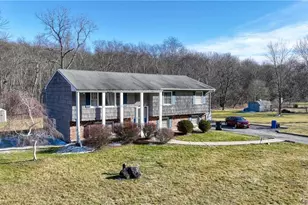 64 Bayberry Dr, Monroe, NY 10950 - Photo 2