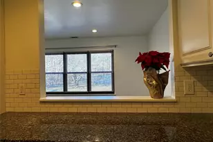 67 Bailey Ct, Middle Island, NY 11953 - Photo 4