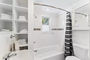 424 Main St, Quiogue, NY 11978 - Photo 8