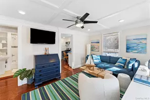 424 Main St, Quiogue, NY 11978 - Photo 4