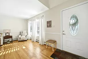 7 Herdman Ct, Middle Island, NY 11953 - Photo 2