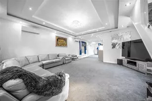 166-02 76th Ave, Fresh Meadows, NY 11366 - Photo 10