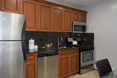 100 Friendly Court Avenue #L057, Babylon, NY 11704 - Photo 4