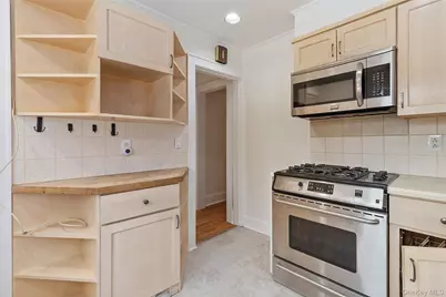 23 Garretson Road, White Plains, NY 10604 - Photo 12