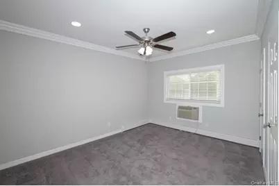 556 New Highway #4-2E, Hauppauge, NY 11788 - Photo 6