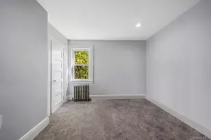 26 Rosedale Ave, Freeport, NY 11520 - Photo 32