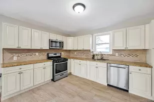 32 Longfellow Ave, Westbury, NY 11590 - Photo 6