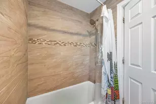 32 Longfellow Ave, Westbury, NY 11590 - Photo 16