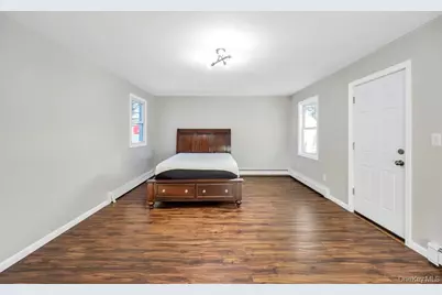 32 Longfellow Avenue, Westbury, NY 11590 - Photo 10