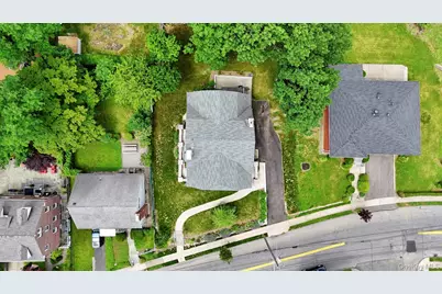 209 Van Cortlandt Park Avenue, Yonkers, NY 10705 - Photo 4