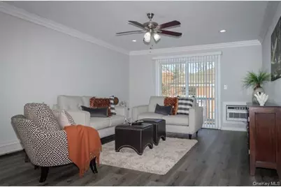 60 Chelsea Court #AD11, Bohemia, NY 11716 - Photo 4