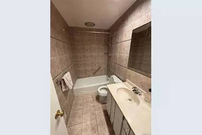 348 Links Drive E, Oceanside, NY 11572 - Photo 10