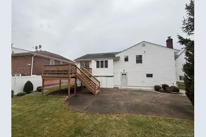 348 Links Drive E, Oceanside, NY 11572 - Photo 2