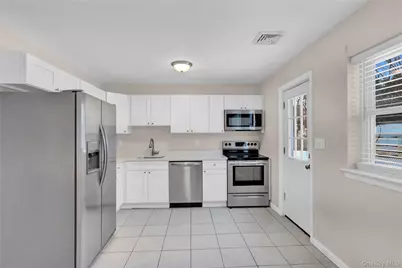 2 7th Street, Center Moriches, NY 11934 - Photo 10