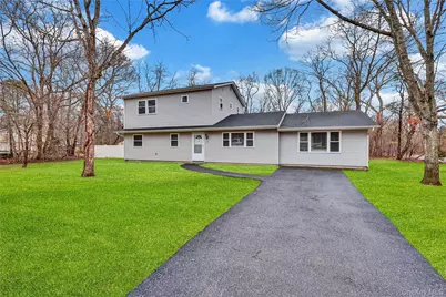 2 7th Street, Center Moriches, NY 11934 - Photo 2