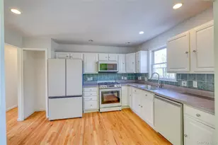 8 Jamison Pl, Newburgh, NY 12550 - Photo 16