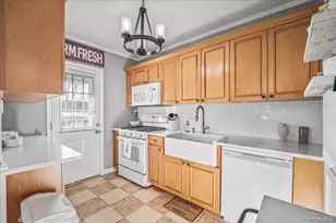 65-26 Admiral Ave, Middle Village, NY 11379 - Photo 10