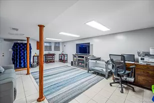 65-26 Admiral Ave, Middle Village, NY 11379 - Photo 32