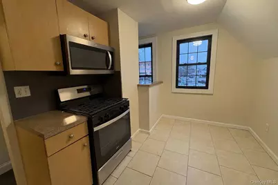 41 S Centre Avenue #2, Rockville Centre, NY 11570 - Photo 2