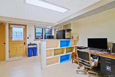 6161 62nd Avenue, Middle Village, NY 11379 - Photo 10