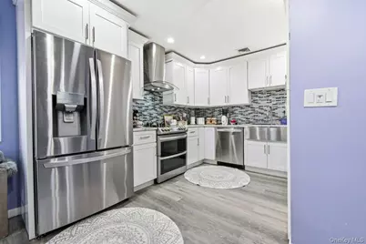 384 Singingwood Drive, Holbrook, NY 11741 - Photo 6