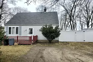 22 E Halley Ln, Central Islip, NY 11722 - Photo 2