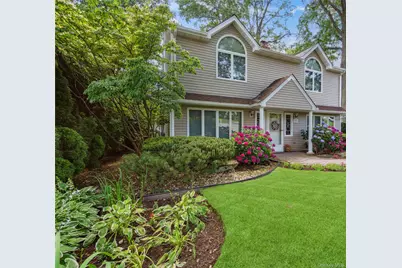 60 Wakefield Avenue, Port Washington, NY 11050 - Photo 4