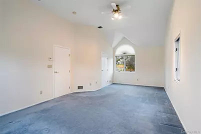 60 Wakefield Avenue, Port Washington, NY 11050 - Photo 28