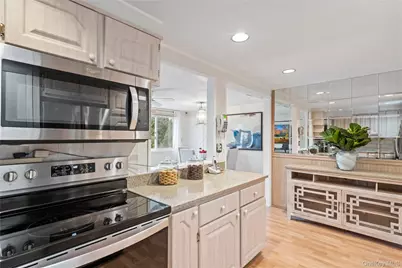 60 Wakefield Avenue, Port Washington, NY 11050 - Photo 14