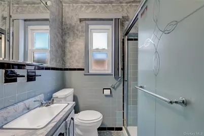 81-25 258th Street, Floral Park, NY 11004 - Photo 12