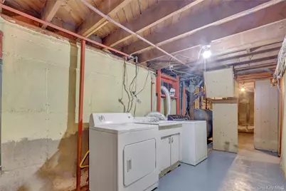 81-25 258th Street, Floral Park, NY 11004 - Photo 22