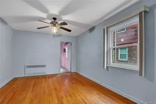 81-25 258th St, Floral Park, NY 11004 - Photo 8