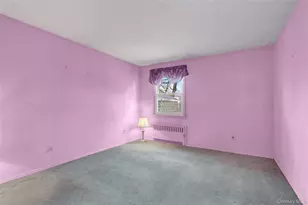 81-25 258th St, Floral Park, NY 11004 - Photo 10