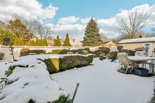 189 Surrey, Lynbrook, NY 11563 - Photo 4