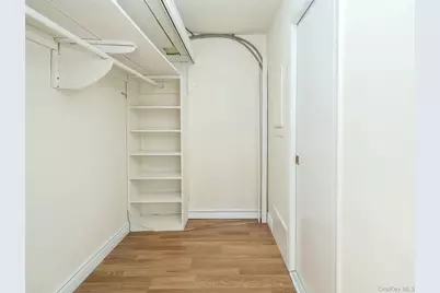 12 Rams Hill Road #upper, Glenwood Landing, NY 11547 - Photo 18