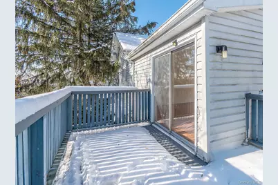 12 Rams Hill Road #upper, Glenwood Landing, NY 11547 - Photo 14