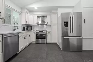 29 Meadow Ln, Chappaqua, NY 10514 - Photo 18