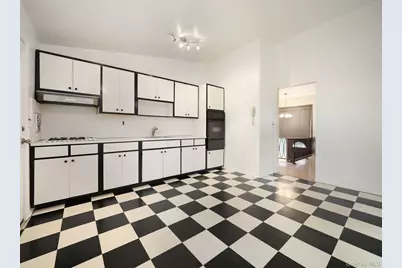 6 Pennington Way, Spring Valley, NY 10977 - Photo 12