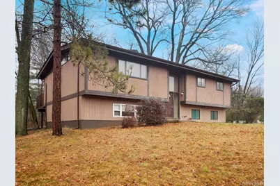 6 Pennington Way, Spring Valley, NY 10977 - Photo 1